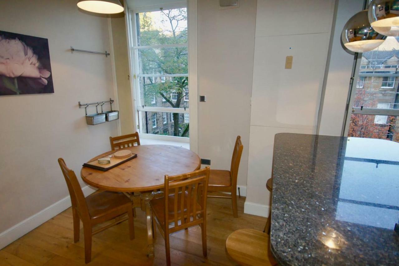 Spacious 2 Bed Apt Next To Royal Mile & Waverley EDI Exterior foto